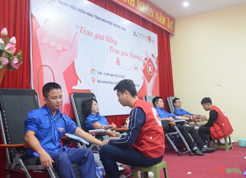 Tuổi trẻ ngành xi măng tổ chức Ngày hội hiến máu tình nguyện